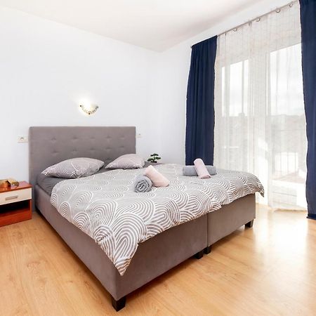 Apartmani Sara-Andrea Rovinj Ngoại thất bức ảnh